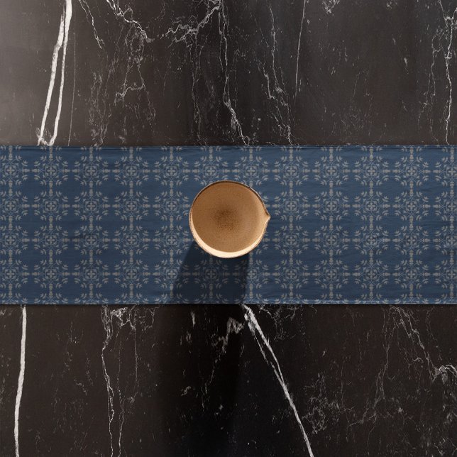 Caminho De Mesa Pequeno Marinho Blue Classic Silver Snowflakes Personaliza (Navy blue patterned silver table runner)