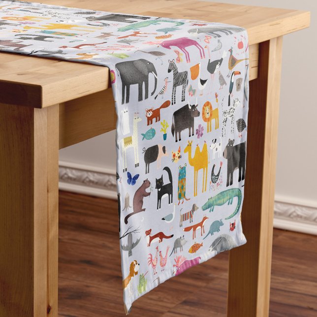 Caminho De Mesa Pequeno Menagerie animal (Fun animal menagerie with wild, safari, zoo and pet animals and birds pattern table runner)