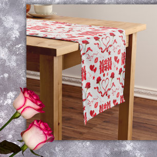 Caminho De Mesa Pequeno MOM/WOW: Uma Carta de Amor em Vermelho na cinza