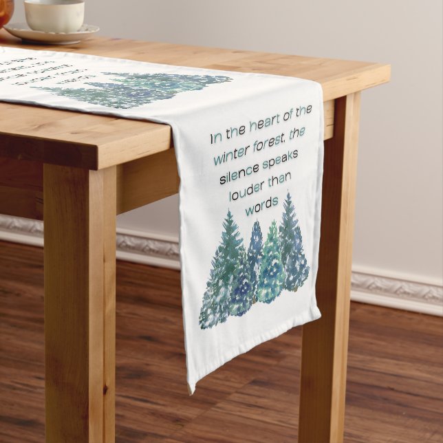 Caminho De Mesa Pequeno No Coração Da Floresta De Inverno (No Local)