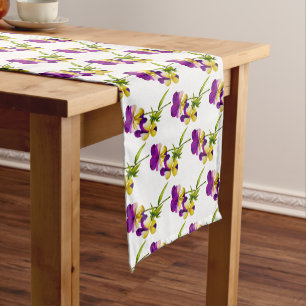 Caminho De Mesa Pequeno "O Partido Pansy" em um corredor de Mesa