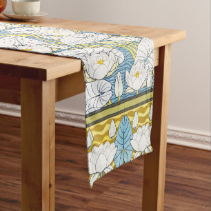 Caminho De Mesa Pequeno Padrão de Nenúfar em Art Nouveau na cor Verde Salv