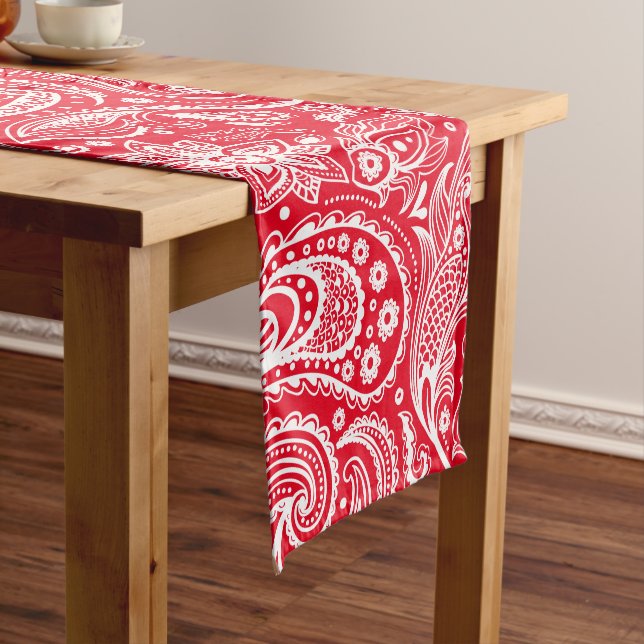Caminho De Mesa Pequeno Padrão De Paisley Floral Vermelho E Branco (No Local)