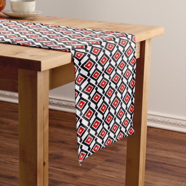 Caminho De Mesa Pequeno Padrão Navajo Ikat, vermelho escuro, preto e branc (No Local)
