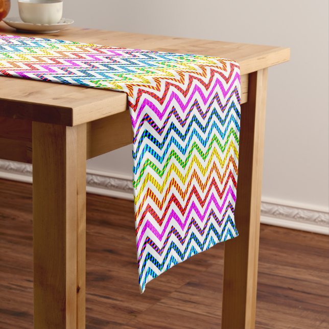 Caminho De Mesa Pequeno Padrão Wild Rainbow Chevron (No Local)