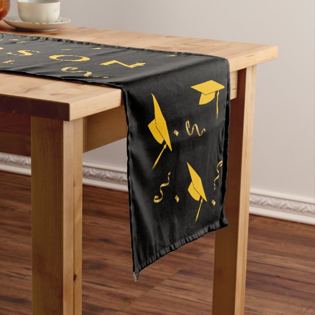 Caminho De Mesa Pequeno Partido dos Parabéns de Graduação do Black Yellow  (No Local)