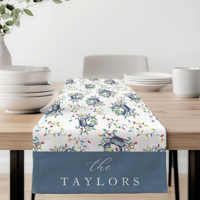 Caminho De Mesa Pequeno Personalized Deck the Claws Coastal Crab Christmas (Criador carregado)