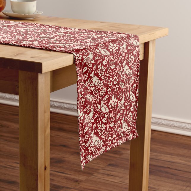 Caminho De Mesa Pequeno Pheasant and Hare Patterno, Deep Red and Cream  (No Local)
