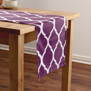 Caminho De Mesa Pequeno Quatrefoil de Plum Purple Marroquino