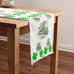Caminho De Mesa Pequeno Rua de Tablecloth Runner. Dia de Patrick