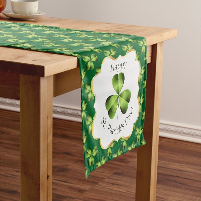 Caminho De Mesa Pequeno Shamrock Three Leaf Clover Graphic (No Local)