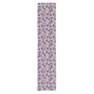 Caminho De Mesa Pequeno sinos de mão violetas e teste padrão de borbolet