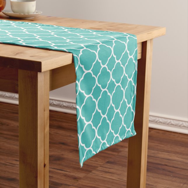 Caminho De Mesa Pequeno Teal Quatrefoil (No Local)