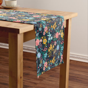 Caminho De Mesa Pequeno Teste padrão floral colorido bonito