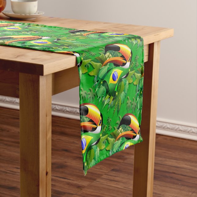 Caminho De Mesa Pequeno Toco Toucan com bandeira do Brasil (No Local)