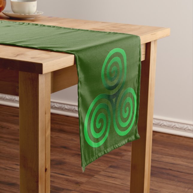 Caminho De Mesa Pequeno Triskele Verde (No Local)