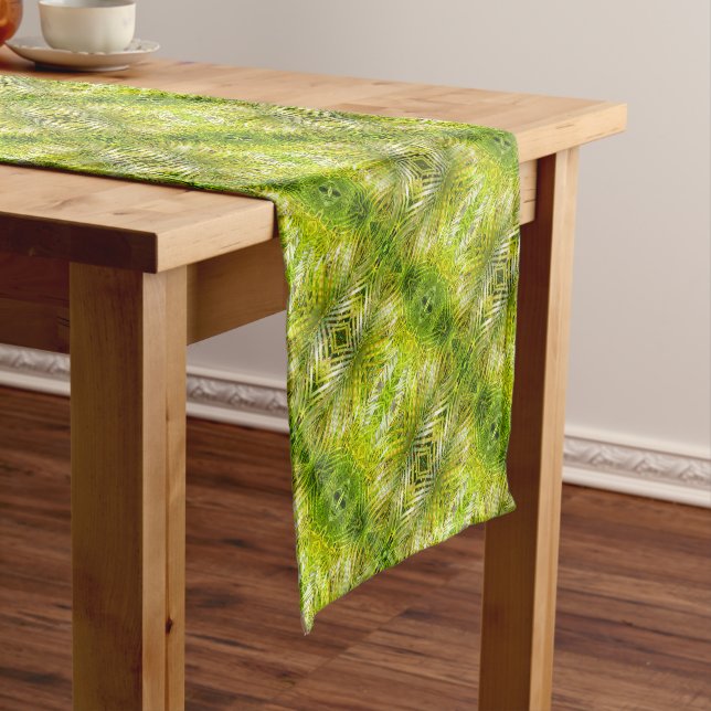 Caminho De Mesa Pequeno Tropical green palm leaves diagonal pattern (No Local)