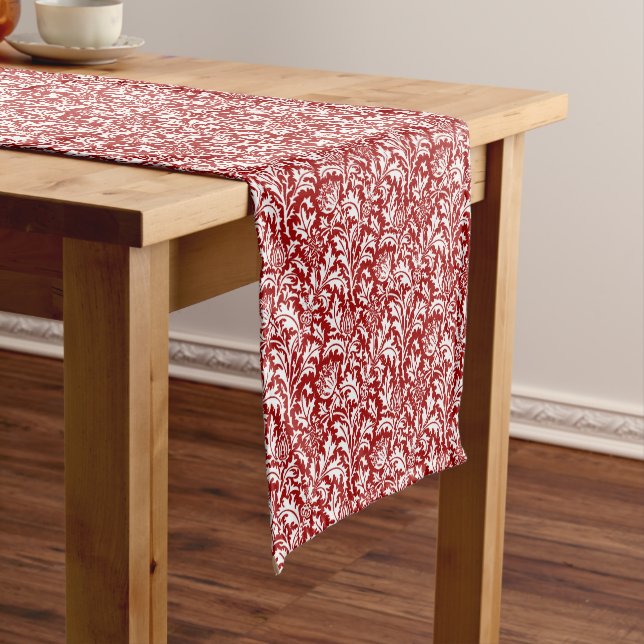 Caminho De Mesa Pequeno William Morris Thistle Damask, Vermelho Escuro e B (No Local)