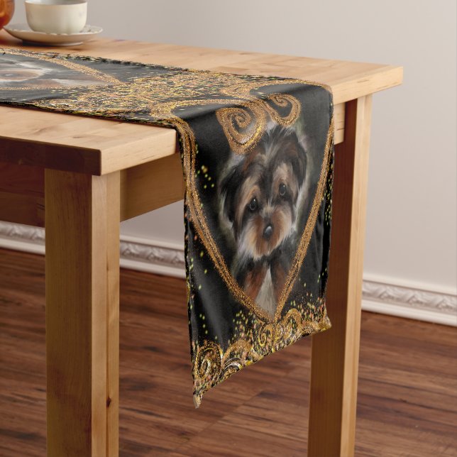 Caminho De Mesa Pequeno Yorkie Poo (No Local)