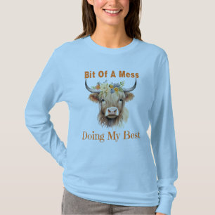 Camisa Adorável da Vaca das Terras Altas Fazendo o