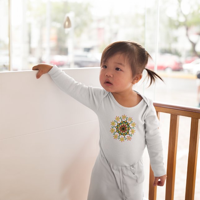 CAMISA BEBÊ COM DESIGN DE MANDALA DE FLORES (Criador carregado)