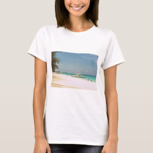 Camisa branca com cena de Cayman Island