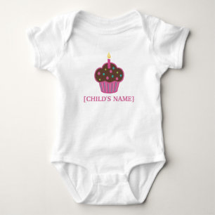 Camisa castanho chocolate e cor-de-rosa do cupcake