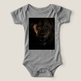camisa com um leão