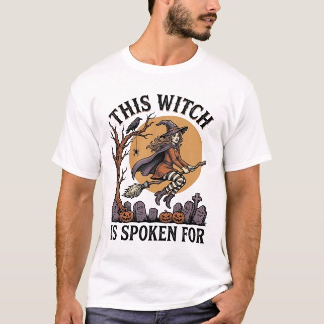 Camisa de Bruxa Divertida Cemitério Assombrado Gra (Frente)