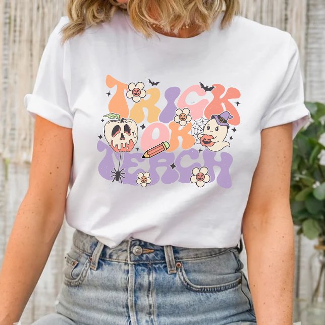Camisa de Dia das Bruxas de Professores de Truque  (Spellbinding Style! Rock this 'Trick or Teach' shirt and make Halloween a class act!)