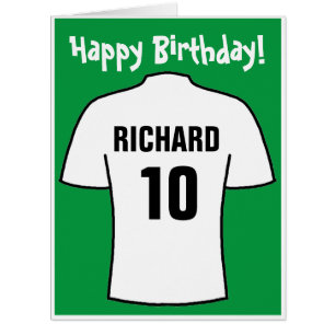 Camisa de futebol no cartão de aniversário branco