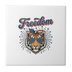 Camisa de Gravura Vintage Patriótica Freedom Tiger