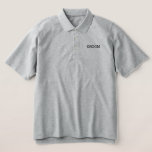 Camisa de Polo Clássico do Mens Groom<br><div class="desc">Esta linda camisa polo clássica para o Groom é mostrada na cinza de urze com letras bordadas pretas. Personalize este item ou comprar conforme mostrado.</div>