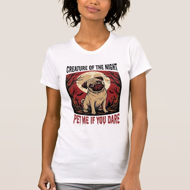 Camisa de Pug de Halloween com Cemitério Assustado (Frente)