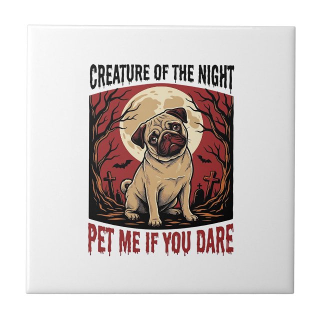 Camisa de Pug do Halloween com Cemitério Assustado (Frente)
