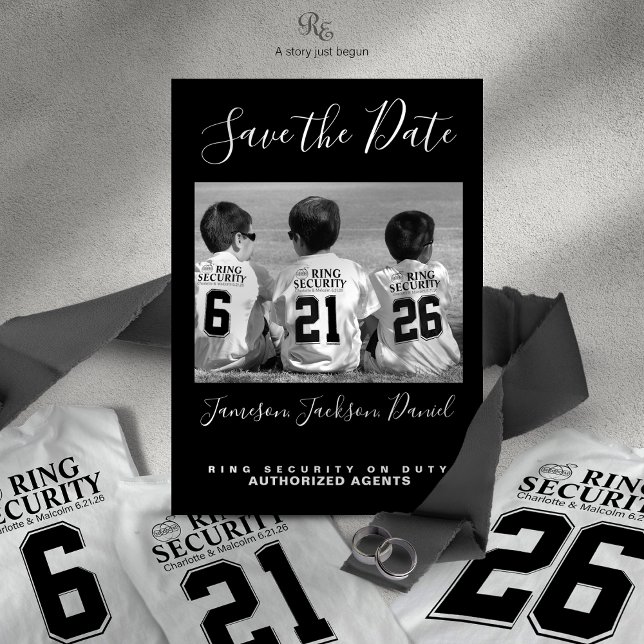 Camisa de Segurança do Portador do Anel (Matching Save the Date card sold separately, shown for display with Ring Security logo Tees.)