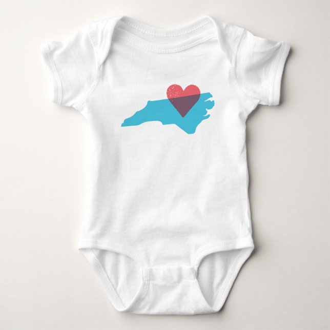 Camisa do bebê do amor do estado de North Carolina (Frente)