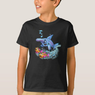 Camisa dos desenhos animados do tubarão de