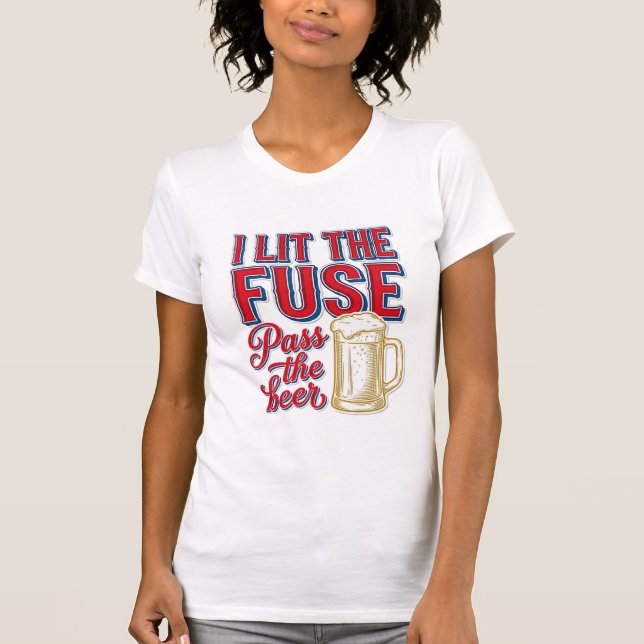 Camisa engraçada de fogos de artifício de cerveja  (Frente)