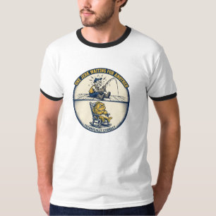 Camisa engraçada de pesca de um idiota esperando p