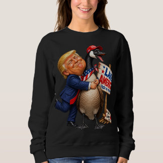 Camisa engraçada de Trump Abraçando Ganso Lago Amé