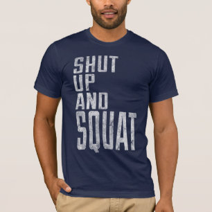 Camisa engraçada do gym fechada acima e ocupa