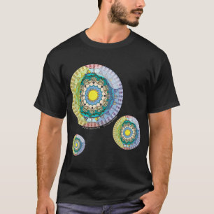 Camisa escura feminina de verão