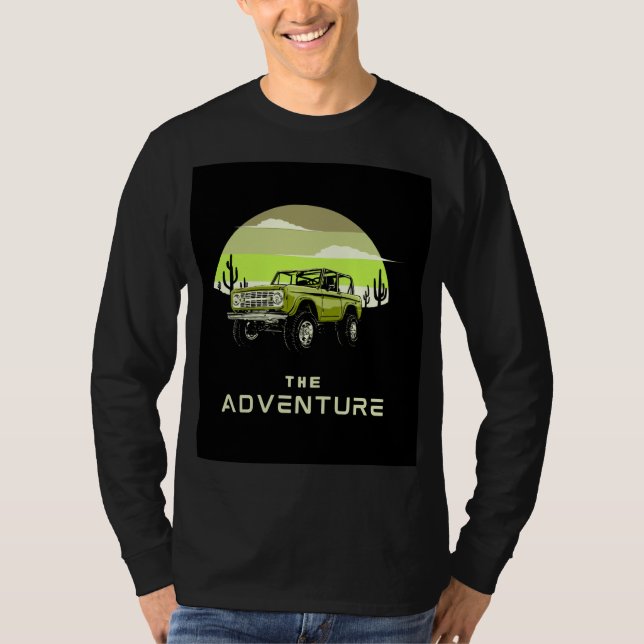 Camisa manga longa com desenho de aventuras. (Frente)