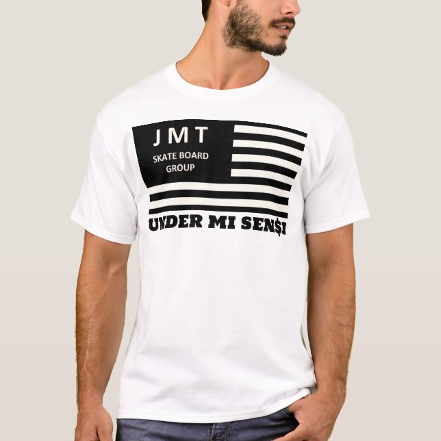 CAMISA MASCULINA BÁSICA UNDER MI SENSI. (Frente)