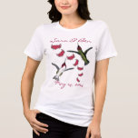 Camisa-noiva Pássaros Hummados e Corações Grunge<br><div class="desc">Noiva e camiseta-noiva Aves Humming Corações Grunge Com Data de Casamento Rielaboração da Ilustração das Aves Humming Vintage</div>