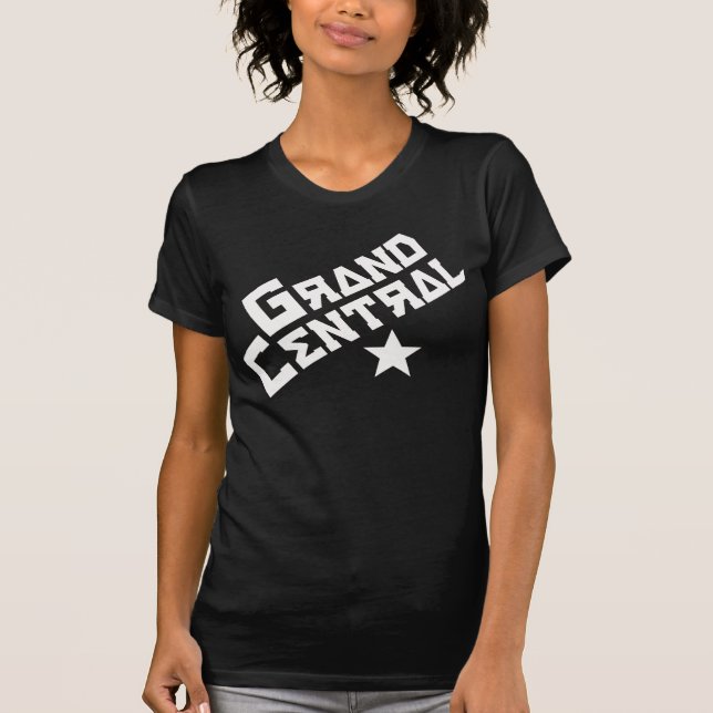 Camisa preta com logotipo branco (Frente)