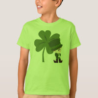 camisa verde do menino