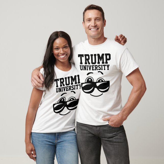 Camisas da UNIVERSIDADE TRUMP Camisetas (Unissex)