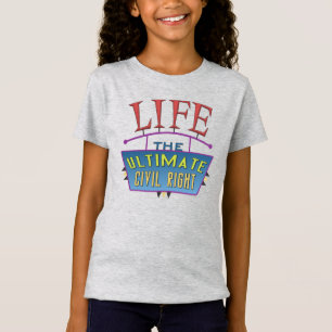 Camisas de meninas com um design ousado.